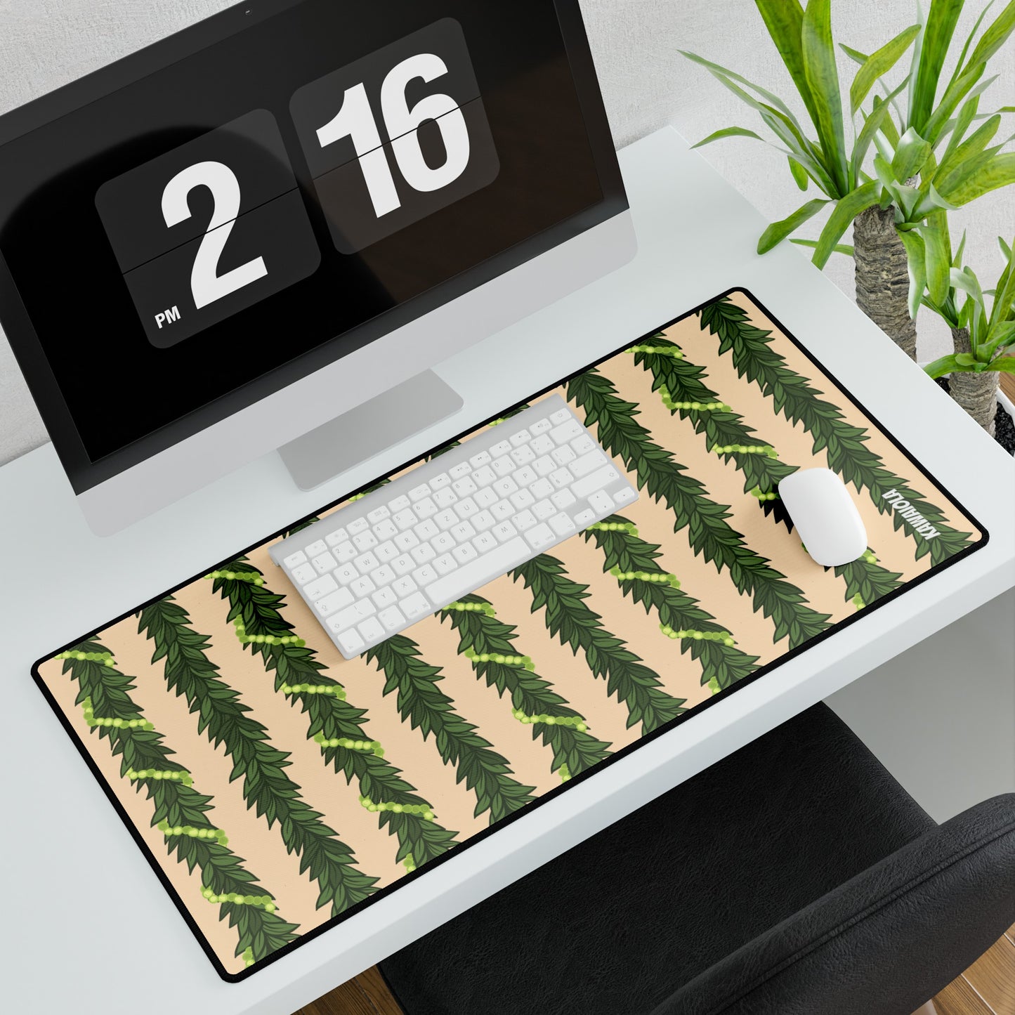 Maile & Mokihana Lei Desk Mat